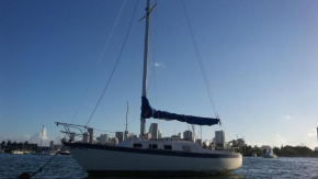 Classic Sailboat 30’